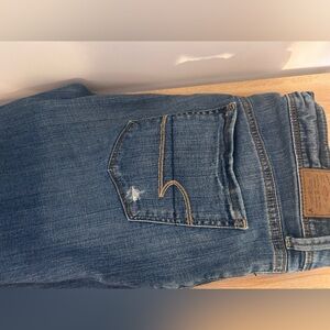 Blue Denim Jeans w/ cute rips 12L (American Eagle)